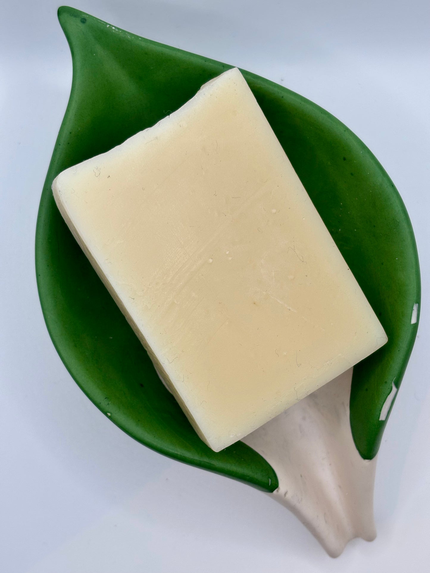 Porte-savon en forme de feuille vert profond avec effet marbre