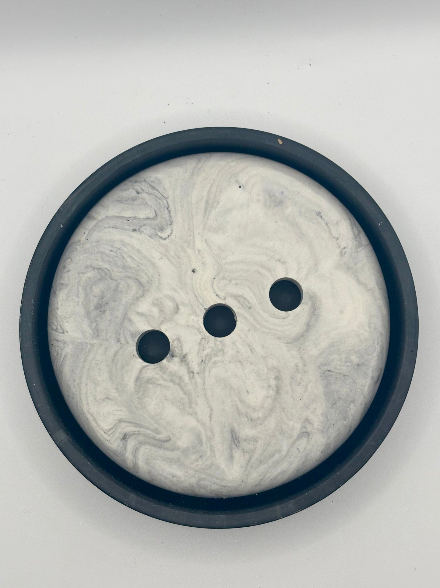 Porte savon rond noir et effet marbre en Jesmonite