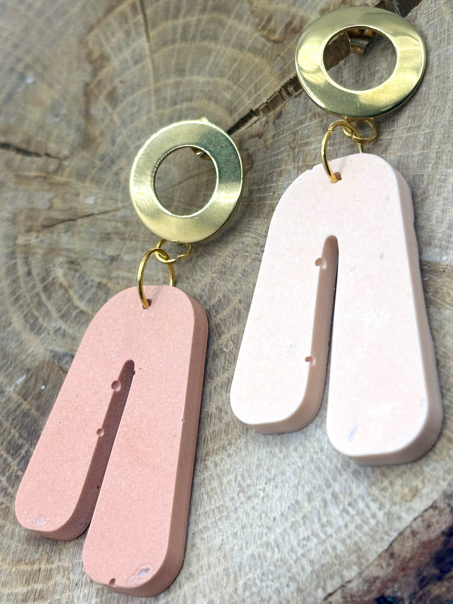 bijoux oreilles jesmonite terracotta