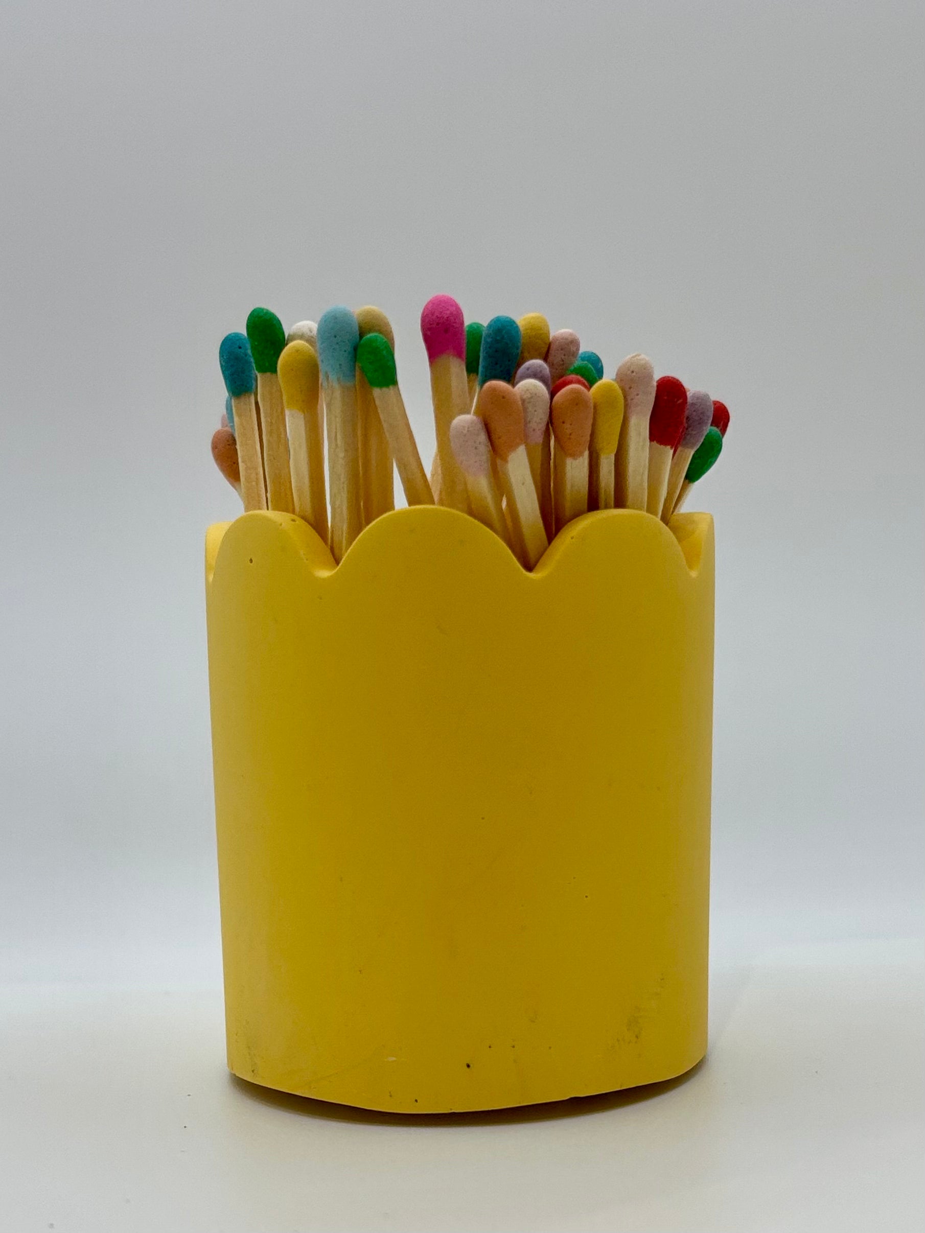 Pot avec grattoir pour allumettes jaune moutarde