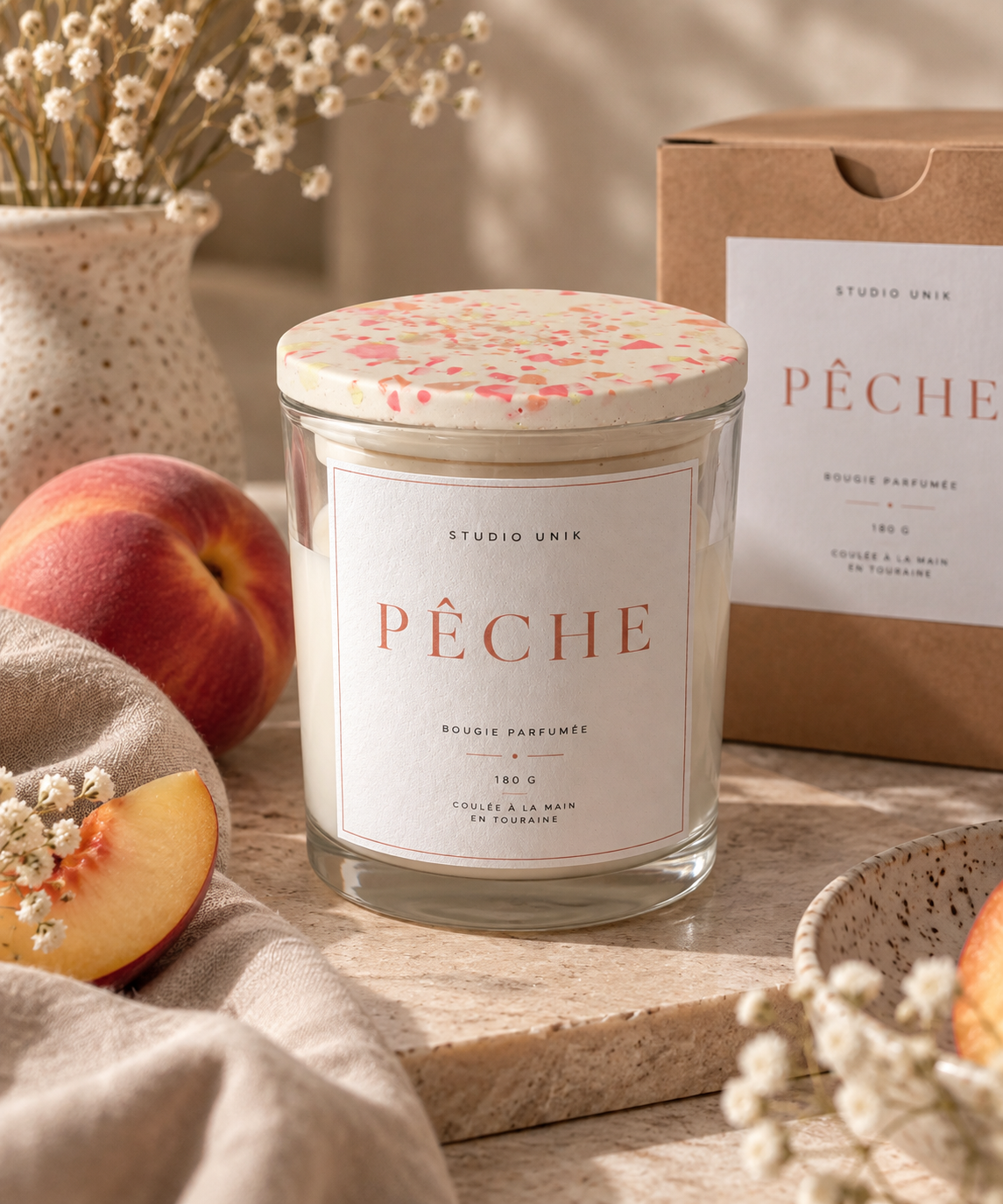 Bougie artisanale en jesmonite Terrazzo multicolore, cire végétale soja , parfum pêche