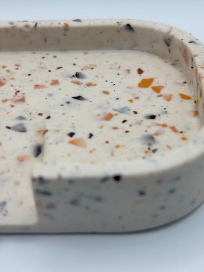 Porte savon en Jesmonite effet Terrazzo terracotta