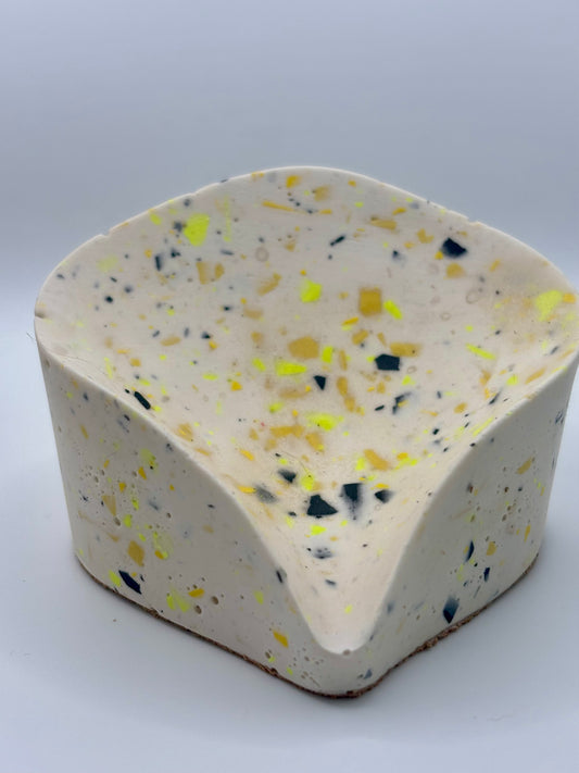 Porte Savon effet Terrazzo jaune en Jesmonite