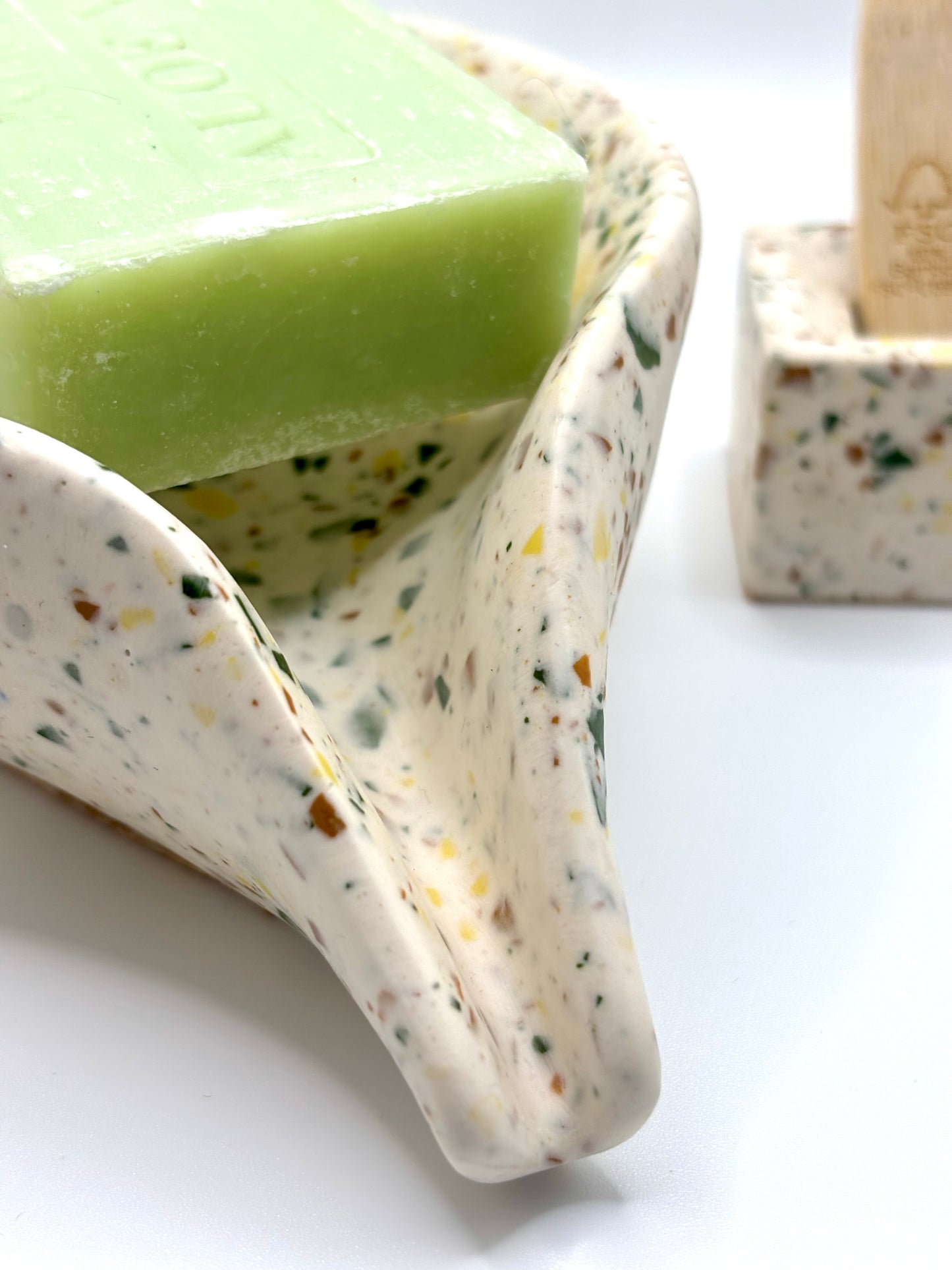 pose savon ecoresine effet terrazzo