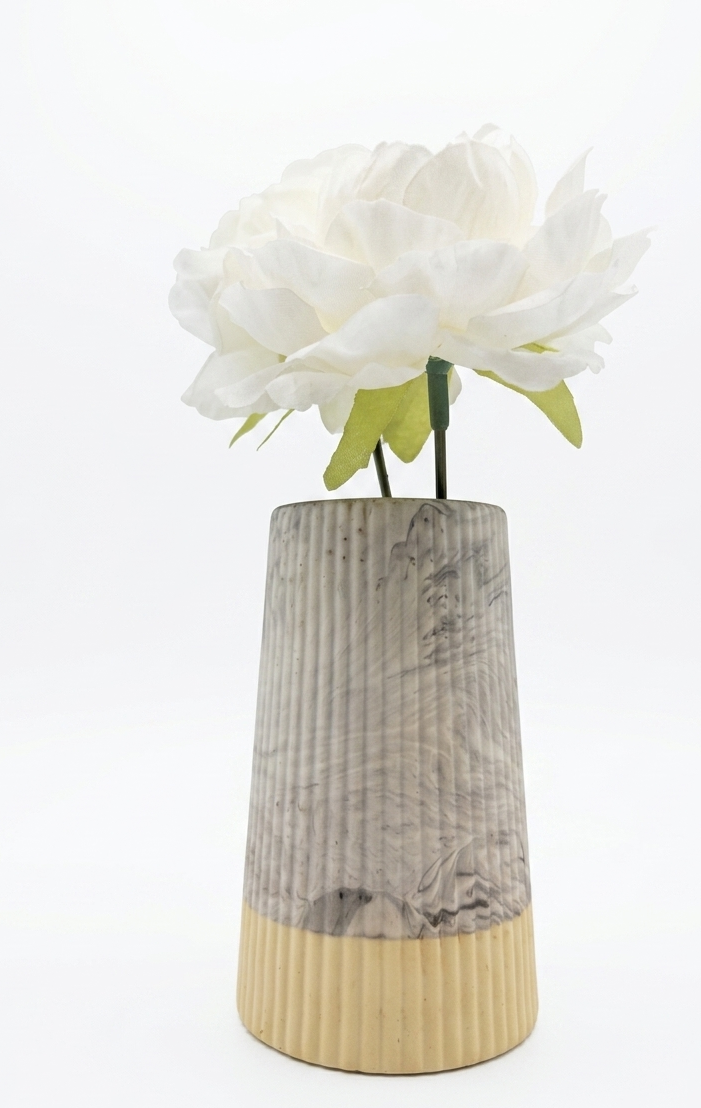 vase jesmonite marbré et crème